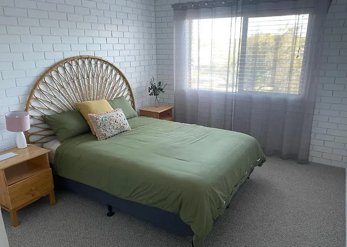 River View Getaway - Great Location