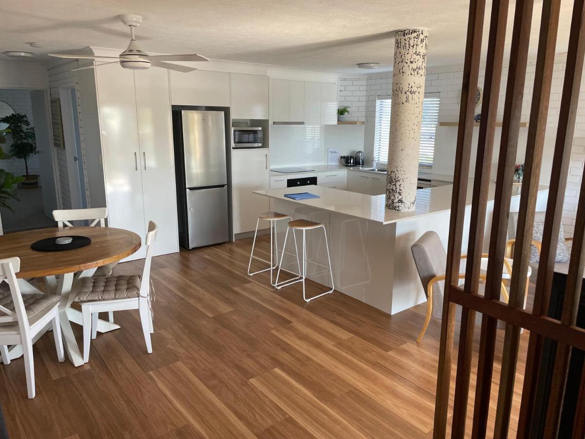 Apartment River View Getaway - Great Location *